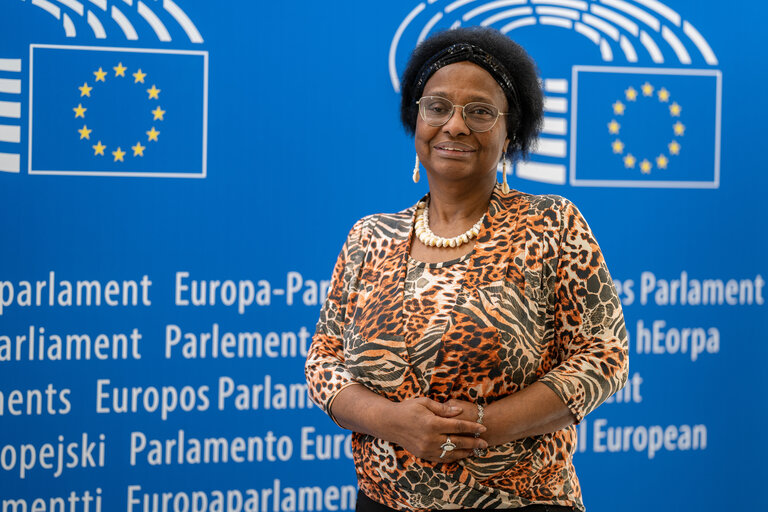 Foto 2: Pierrette Herzberger-Fofana in the EP in Brussels