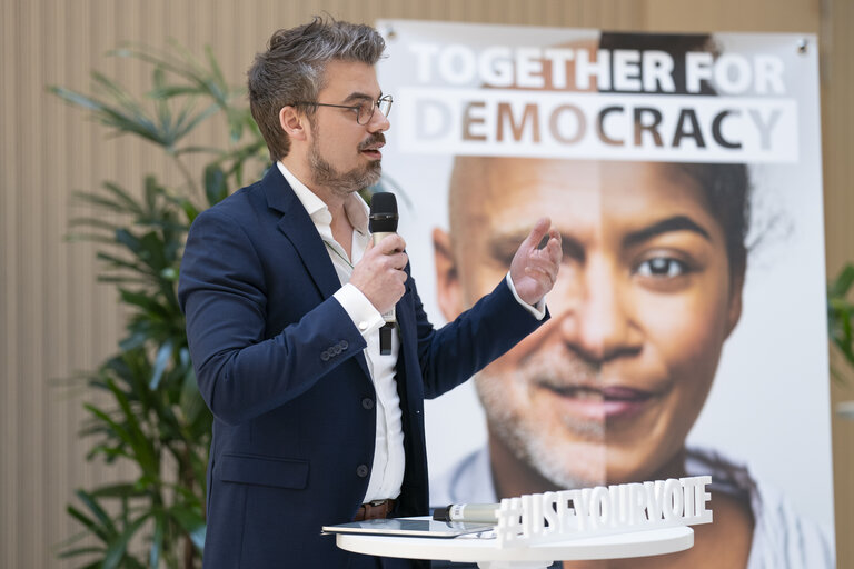 Fotografia 9: TOGETHER promoting the European Elections 2024TOGETHER promoting the European Elections 2024..