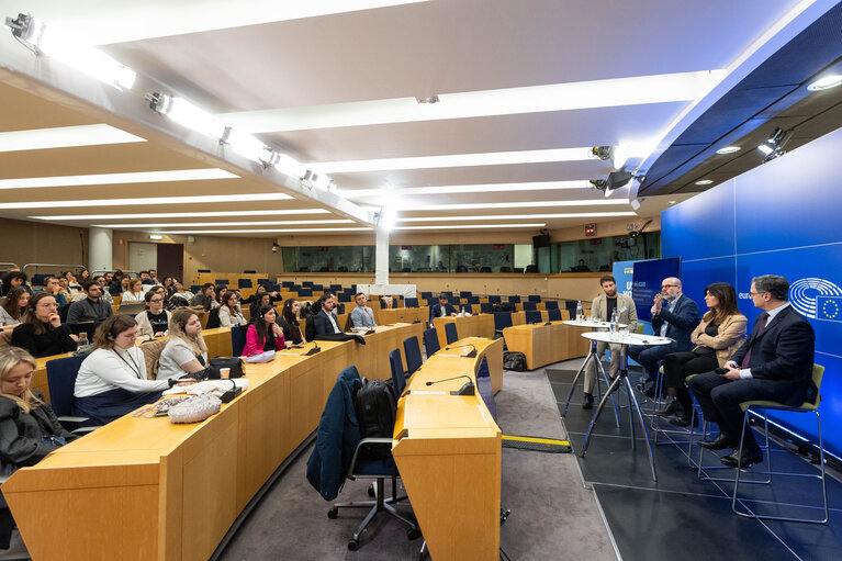 Fotagrafa 28: Training Programme for Young European Journalists