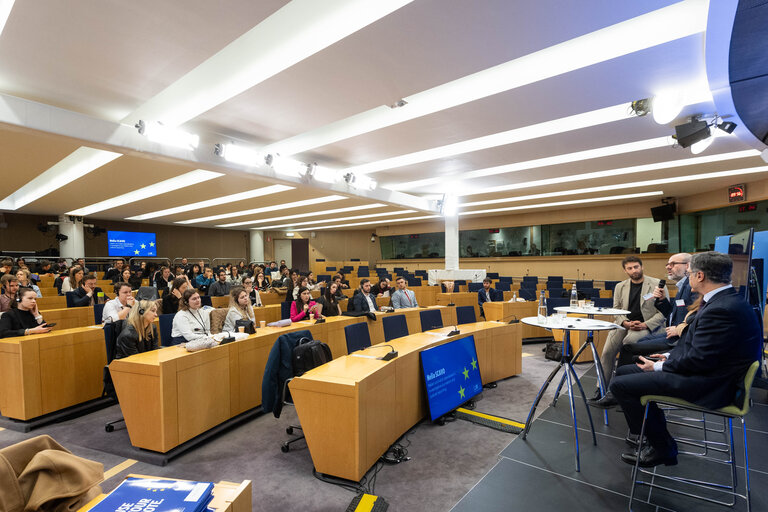 Fotagrafa 27: Training Programme for Young European Journalists