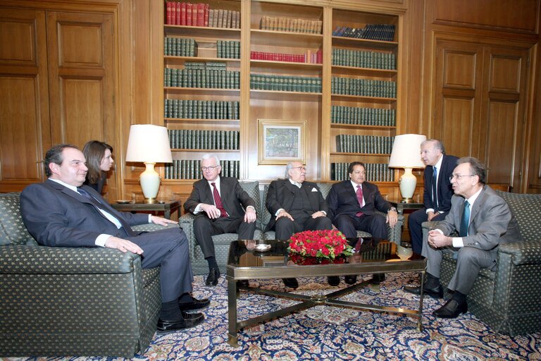 Fotografija 12: Hans-Gert POETTERING, EP President meets with Constantin KARAMANLIS - Greek Prime Minister, Fouad MEBAZAA - Speaker of the Tunisian Parliament and Muhamed ABO ELEINEM, Speaker of the Egyptian Parliament and Dimitrios SIOUFASIN - speaker of the Hellenic Parliament in Athens, Greece, February 29, 2008....