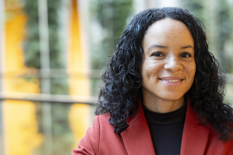 Fotografia 8: Samira RAFAELA in the EP in Strasbourg