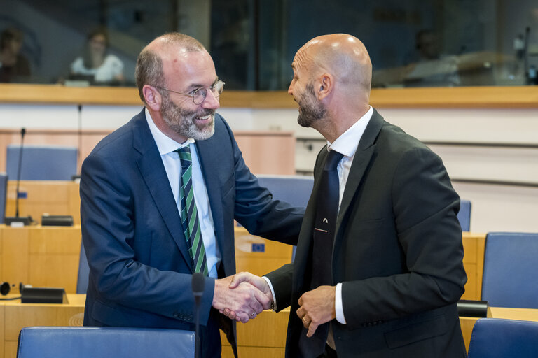 Photo 4 : Meeting of the EP Conference of President