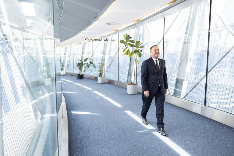 Fotografia 10: Gyorgy HOLVENYI in the EP in Brussels