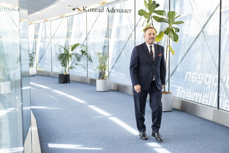 Fotografija 11: Gyorgy HOLVENYI in the EP in Brussels