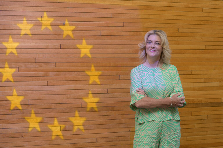 Photo 11: Ni MHURCHU Cynthia in the EP in Strasbourg