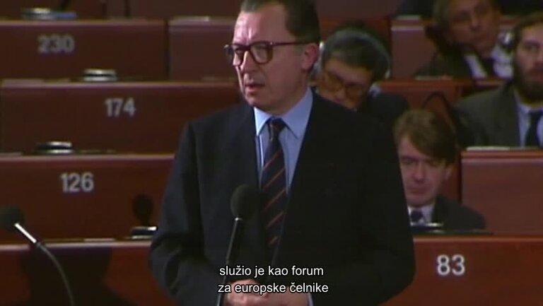 HR subt - Clip: Exhibition for the 30th anniversary of German reunification (Version with Croatian subtitles)