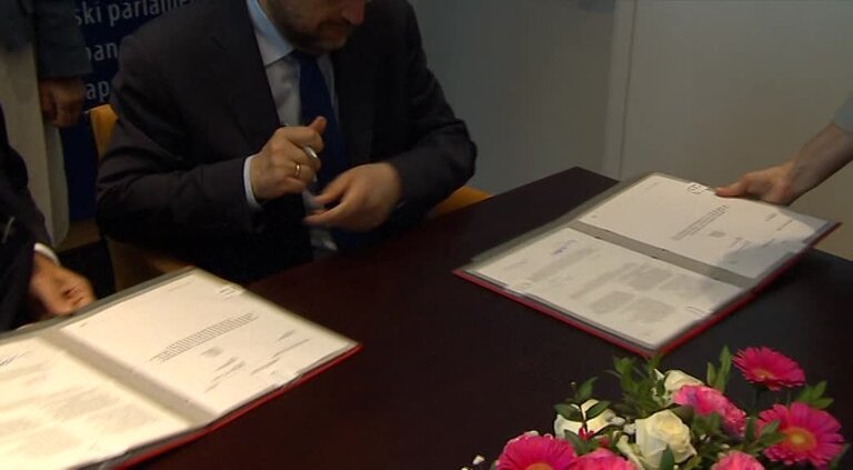 Lex signing ceremony in the presence of Martin SCHULZ, EP President