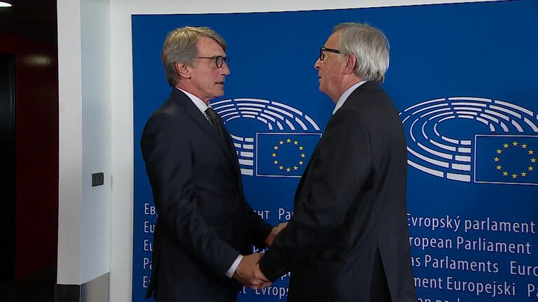 David SASSOLI, EP President meets with Jean-Claude JUNCKER, President of the EC: arrival and handshake