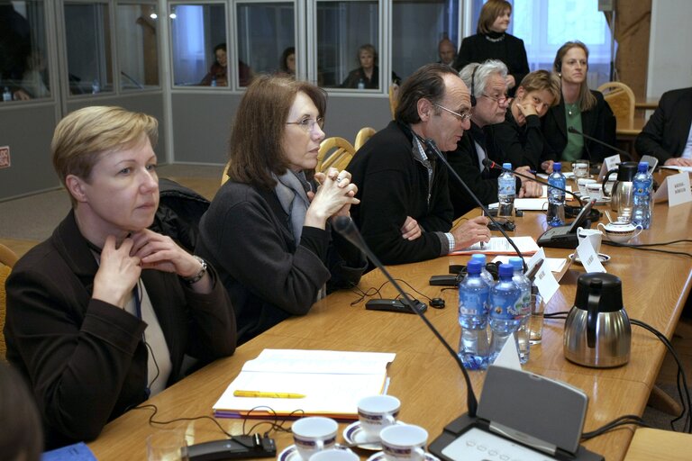 Fotografi 18: European Parliament members during a meeting at Polish Ministry of Internal Affairs, Warsaw, Poland, April 2, 2008...