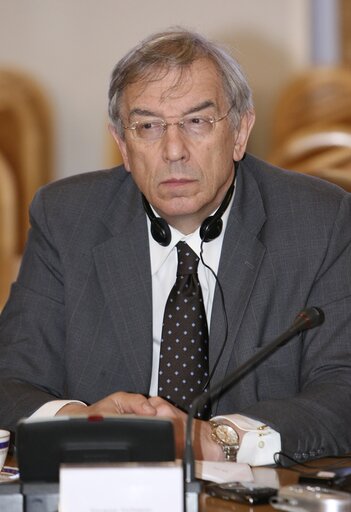 Fotografi 10: European Parliament members during a meeting at Polish Ministry of Internal Affairs, Warsaw, Poland, April 2, 2008....