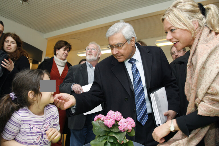 Zdjęcie 10: Members of the European Parliament Committee on civil liberties, visit sandholm lejeren and kongedal camps in Danemark, April 11, 2008.