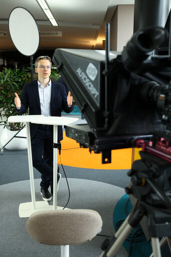 Photo 6 : Thomas PELLERIN-CARLIN in the EP in Brussels