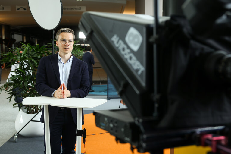 Photo 7 : Thomas PELLERIN-CARLIN in the EP in Brussels