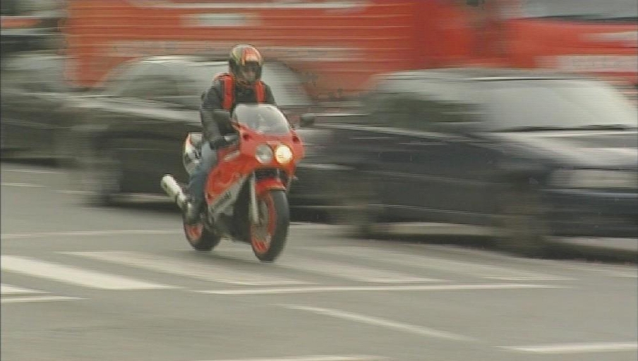 Actualitatea parlamentară: Motociclete mai sigure şi mai puţin poluante