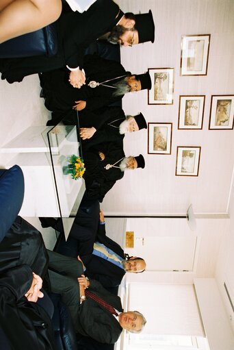 Fotografia 4: Jose Maria GIL ROBLES EP President, meets with religious leaders