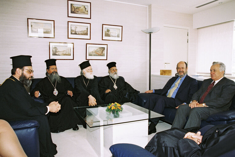 Fotografia 3: Jose Maria GIL ROBLES EP President, meets with religious leaders