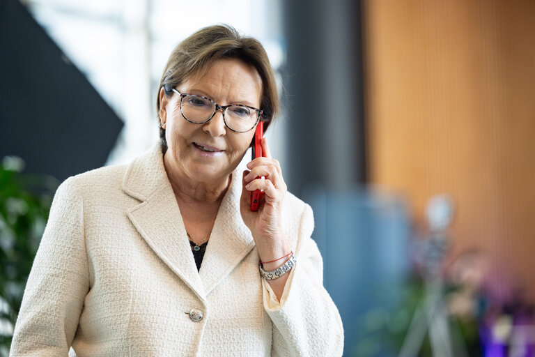 Φωτογραφία 12: Ewa KOPACZ in the EP in Brussels