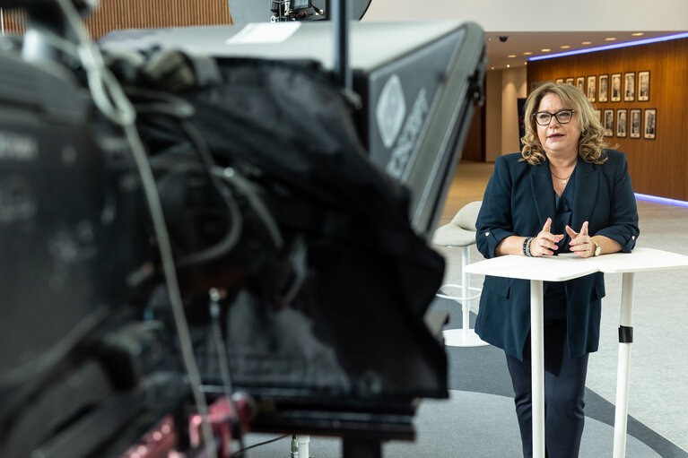 Fotografija 14: Rosa Maria SERRANO in the EP in Brussels