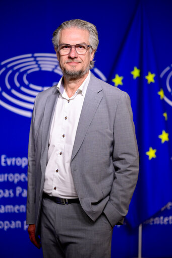 Fotogrāfija 1: Henrik DAHL in the EP in Brussels