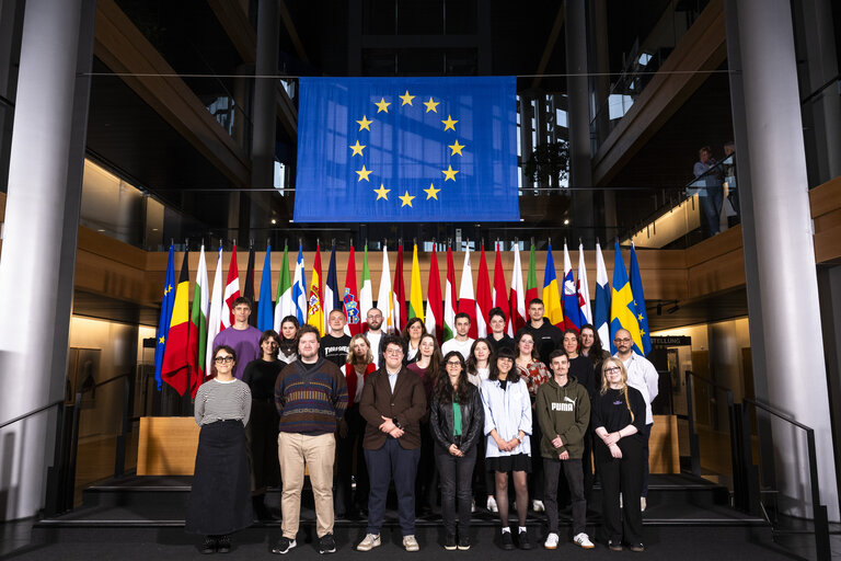 Fotografi 1: LUX European Audience Film Award 2025.- Photo opportunity for the film representatives and the 27 participants of the LUX Audience Award's Young Talents Programme