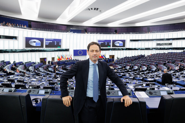 Φωτογραφία 3: Ruggero RAZZA in the EP in Strasbourg