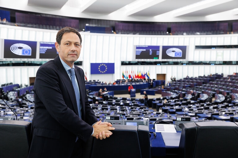 Φωτογραφία 5: Ruggero RAZZA in the EP in Strasbourg