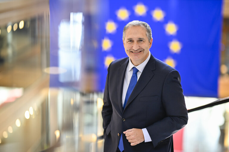 Fotogrāfija 14: Jose CEPEDA in he EP in Strasbourg