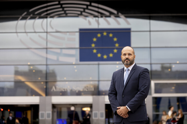 Снимка 4: Sergio GONCALVES in the EP in Brussels