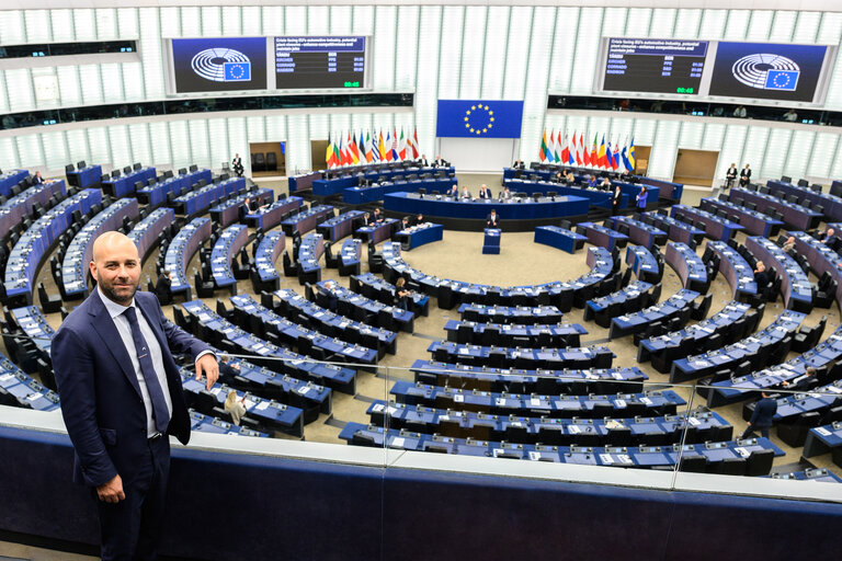 Fotografie 3: Michele PICARO in the EP in Strasbourg