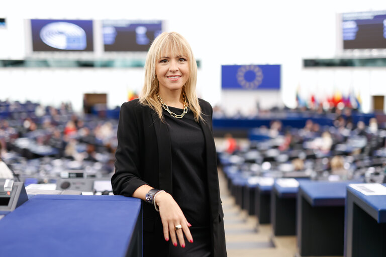 Silvia SARDONE in the EP in Strasbourg