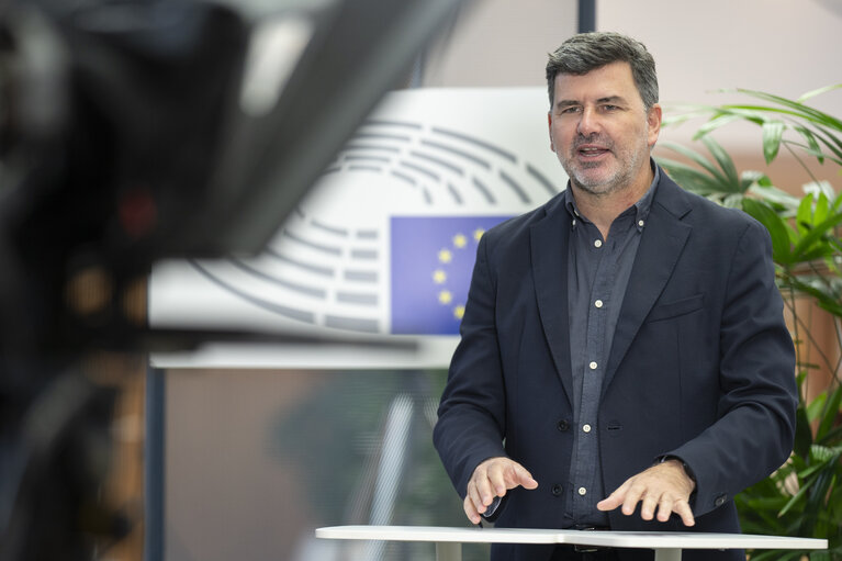 Fotó 13: Nicolas GONZALEZ CASARES in the EP in Brussels