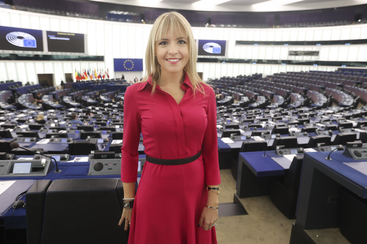 Silvia SARDONE in the EP in Strasbourg