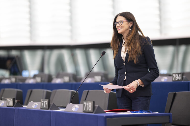 Foto 2: Romana JERKOVIC in the EP in Strasbourg