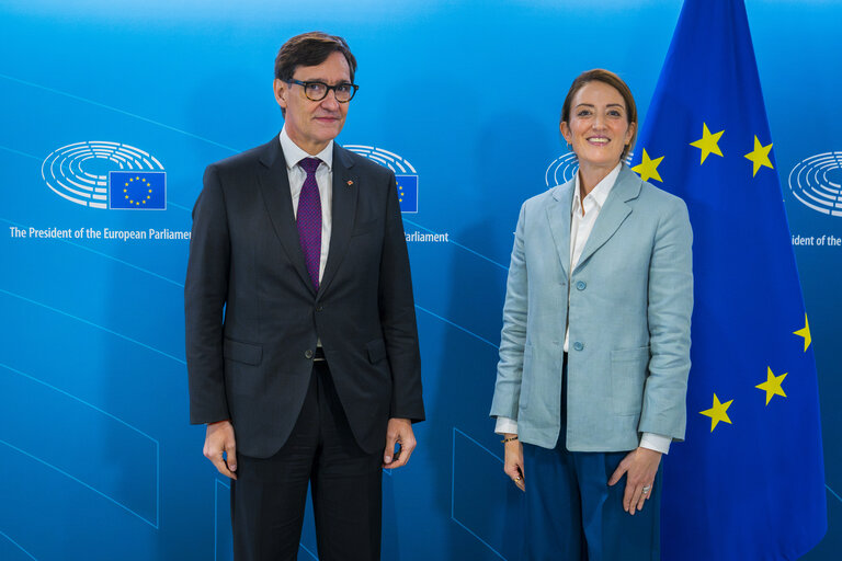 Fotografie 1: Roberta METSOLA, EP President meets with Salvador ILLA, President of Catalonia