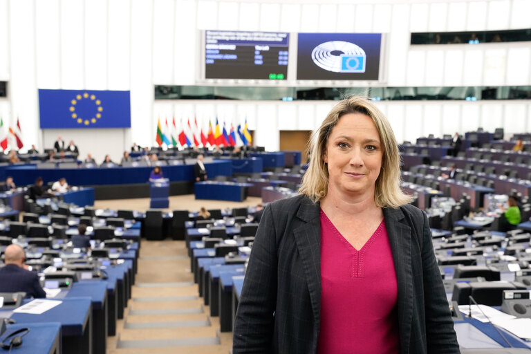 Photo 11: Murielle LAURENT in the EP in Strasbourg