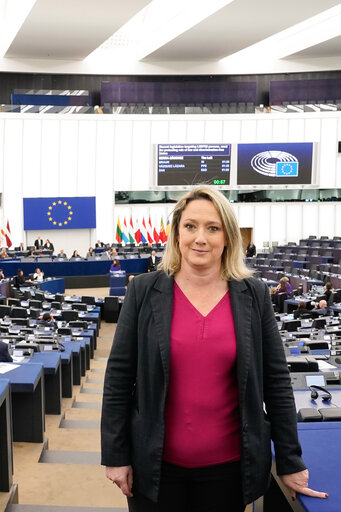 Photo 13: Murielle LAURENT in the EP in Strasbourg