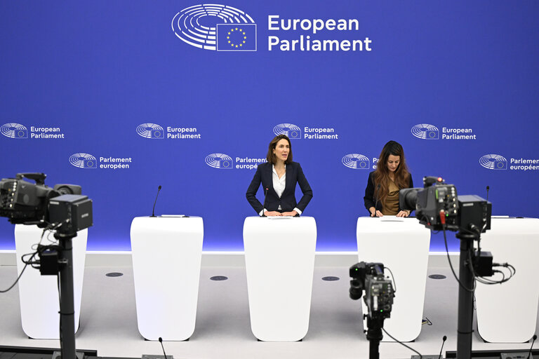 Photo 12 : Press briefing Renew Europe