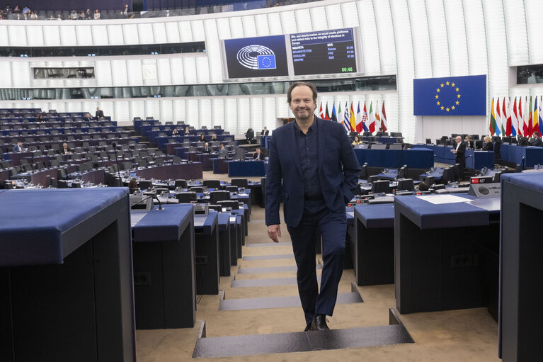 Suriet 9: Jean-Marc GERMAIN in the EP in Strasbourg