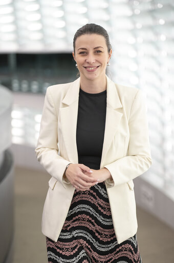 Photo 9: Irena JOVEVA in the EP in Strasbourg