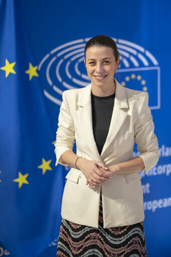 Foto 3: Irena JOVEVA in the EP in Strasbourg