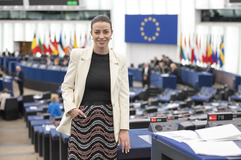 Foto 7: Irena JOVEVA in the EP in Strasbourg