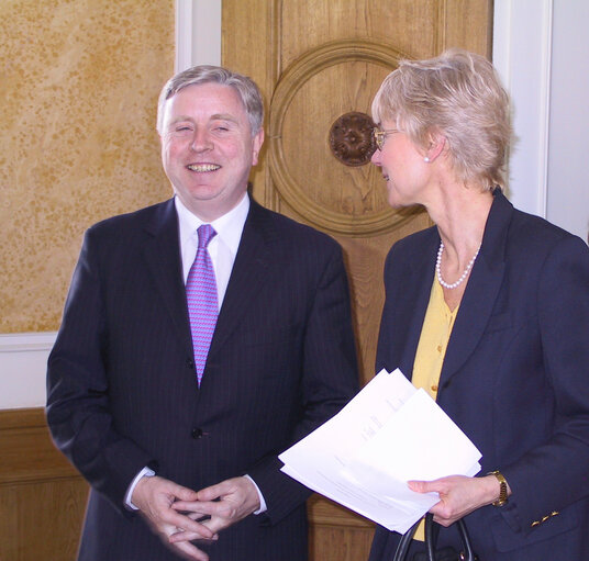 Fotografia 8: Pat Cox, EP President, during his official visit to Estonia, October 15, 2003