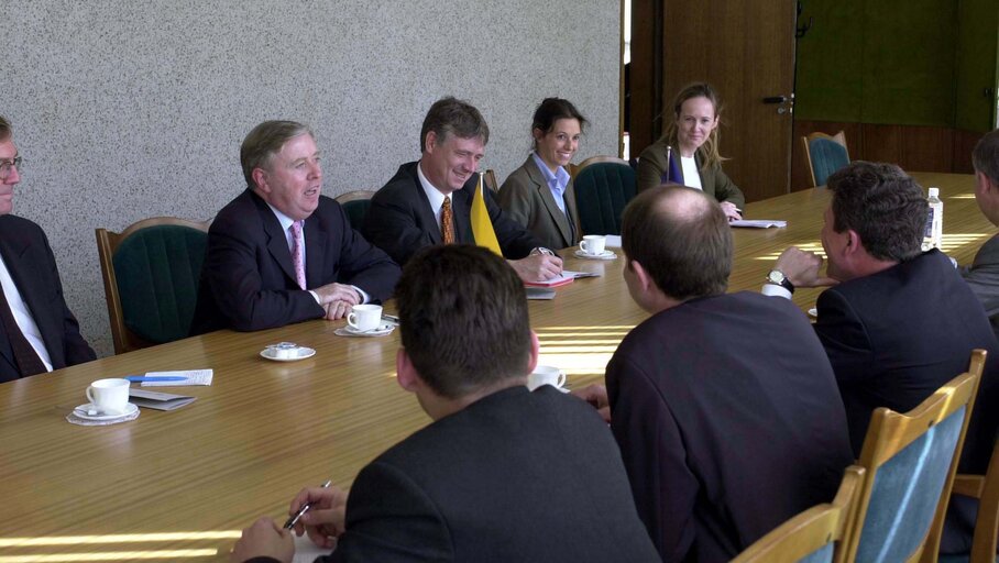 Fotografija 23: Pat Cox, EP President during meets with Antanas Valionis, Minister of foreign affairs during his official visit to Lithuania, May 3, 2002...