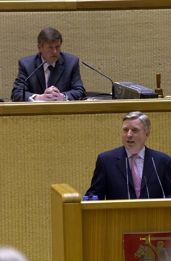 Fotografija 41: Pat Cox, EP President meets with Artūras Paulauskas during his official visit to Lithuania, May 3, 2002...