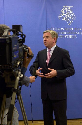 Fotografija 27: Pat Cox, EP President during meets with Antanas Valionis, Minister of foreign affairs during his official visit to Lithuania, May 3, 2002...