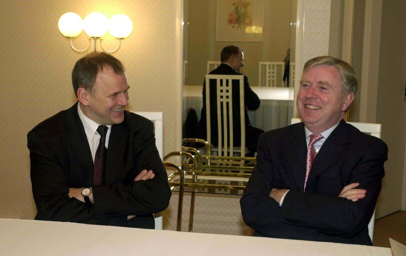 Fotogrāfija 4: Pat Cox, EP President meets with Vytenis Andriukaitis during his official visit to Lithuania, May 3, 2002...