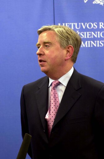 Fotagrafa 28: Pat Cox, EP President during meets with Antanas Valionis, Minister of foreign affairs during his official visit to Lithuania, May 3, 2002...