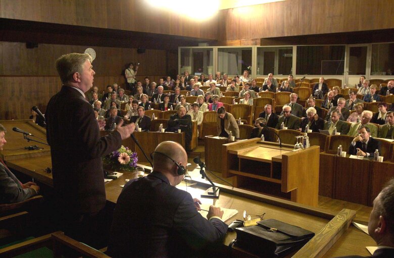 Fotagrafa 18: Pat Cox, EP President during his official visit to Lithuania, May 3, 2002...