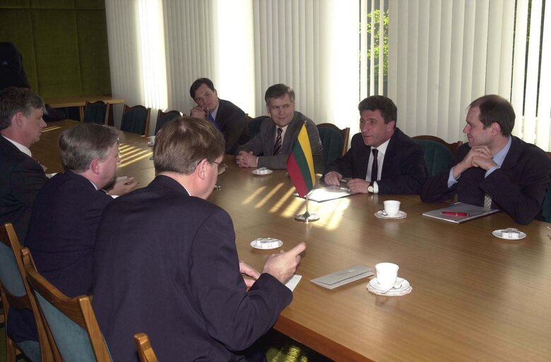 Fotagrafa 24: Pat Cox, EP President during meets with Antanas Valionis, Minister of foreign affairs during his official visit to Lithuania, May 3, 2002...